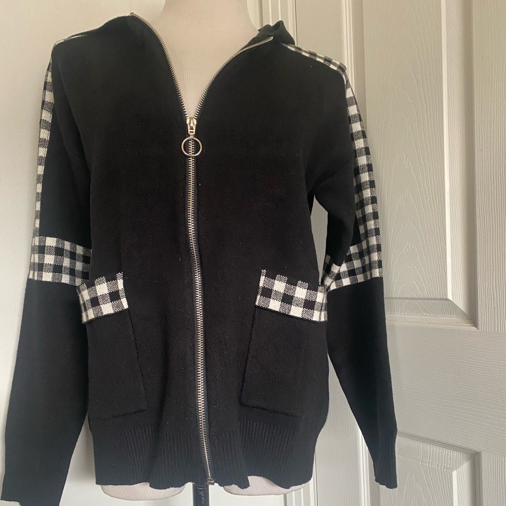 Metric Knit Hooded Cardigan With Zipper